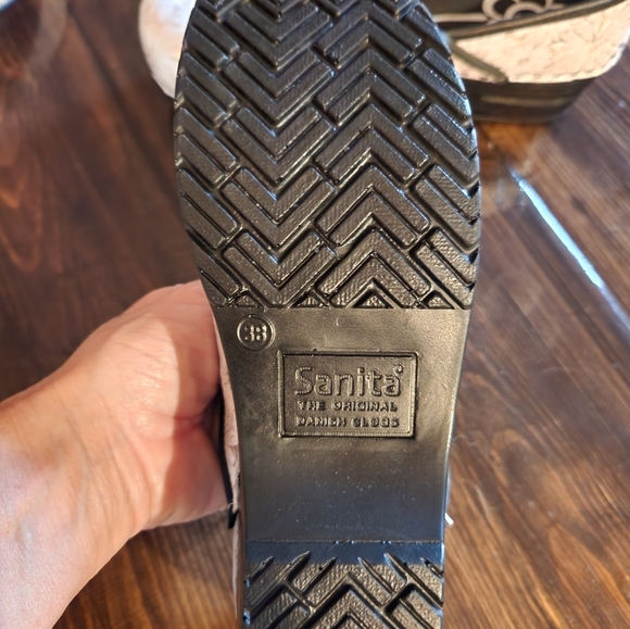 Shoes - Picture 2 of 3